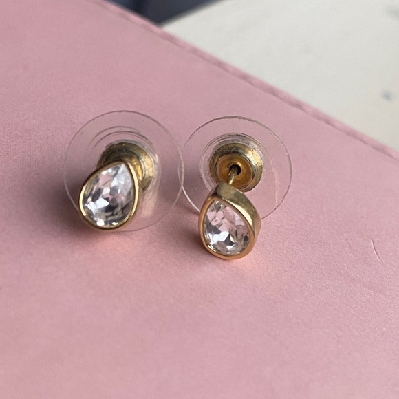 DAINTY SWAROVSKI stamped with the swan gold tone tear drop earrings - Picture 1 of 4